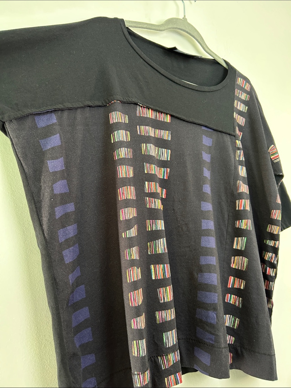 Ozai N Ku|Black Short-Sleeve Patterned Women’s Top sz M - Picture 2 of 5